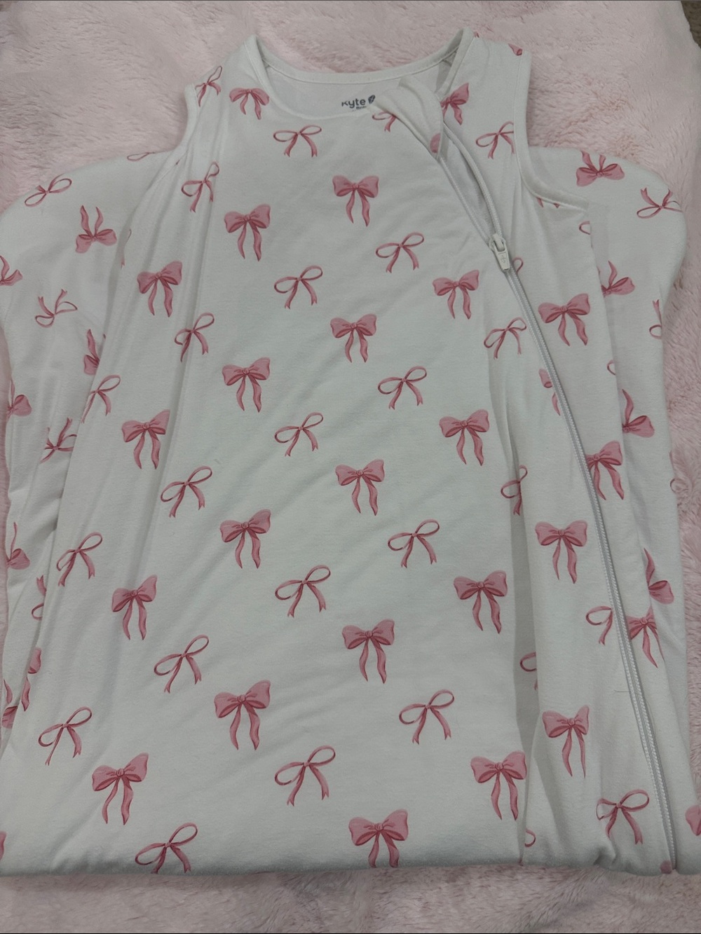 Kyte Baby Pink Bow Print sleep sack.  1.0 tog, size L.